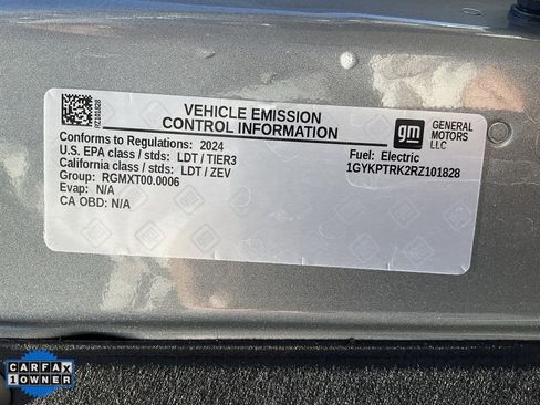 Used 2024 Cadillac Lyriq Sport image 12