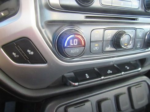 Used 2018 GMC Sierra 1500 SLE image 47