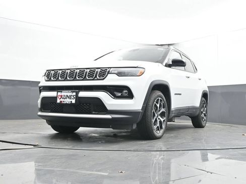 Used 2025 Jeep Compass Limited AWD/4WD image 48