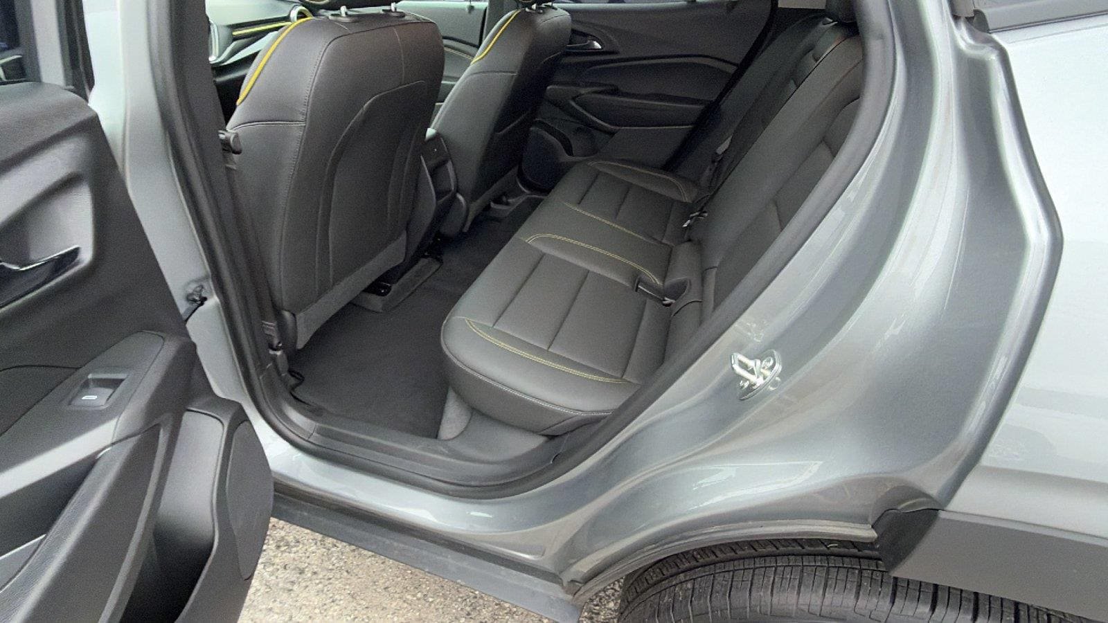 New 2026 Chevrolet Trax ACTIV w/ Sunroof Package FWD image 20