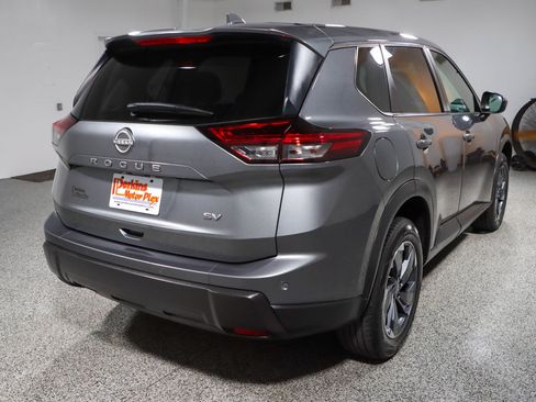 Used 2024 Nissan Rogue SV FWD image 7