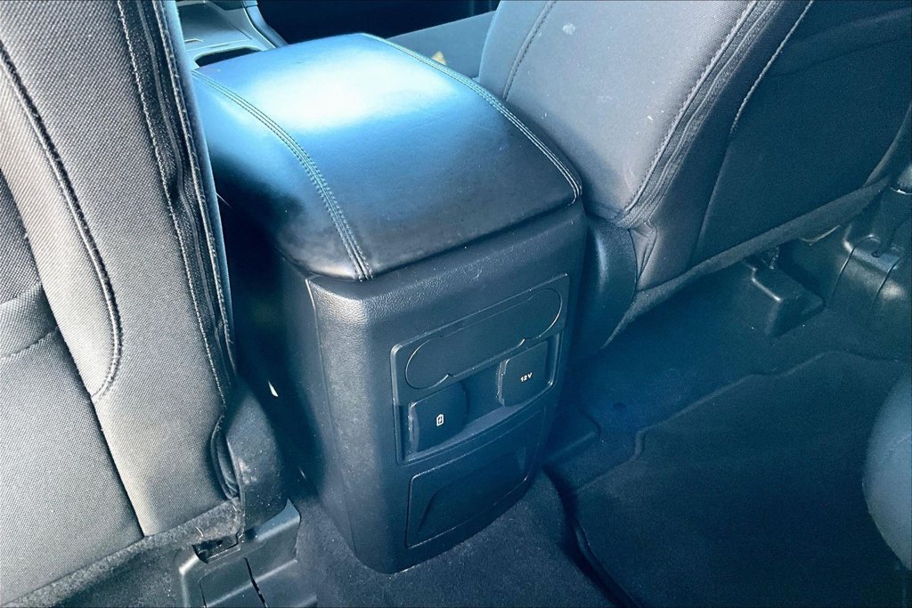 Used 2024 Ford Explorer XLT RWD image 11