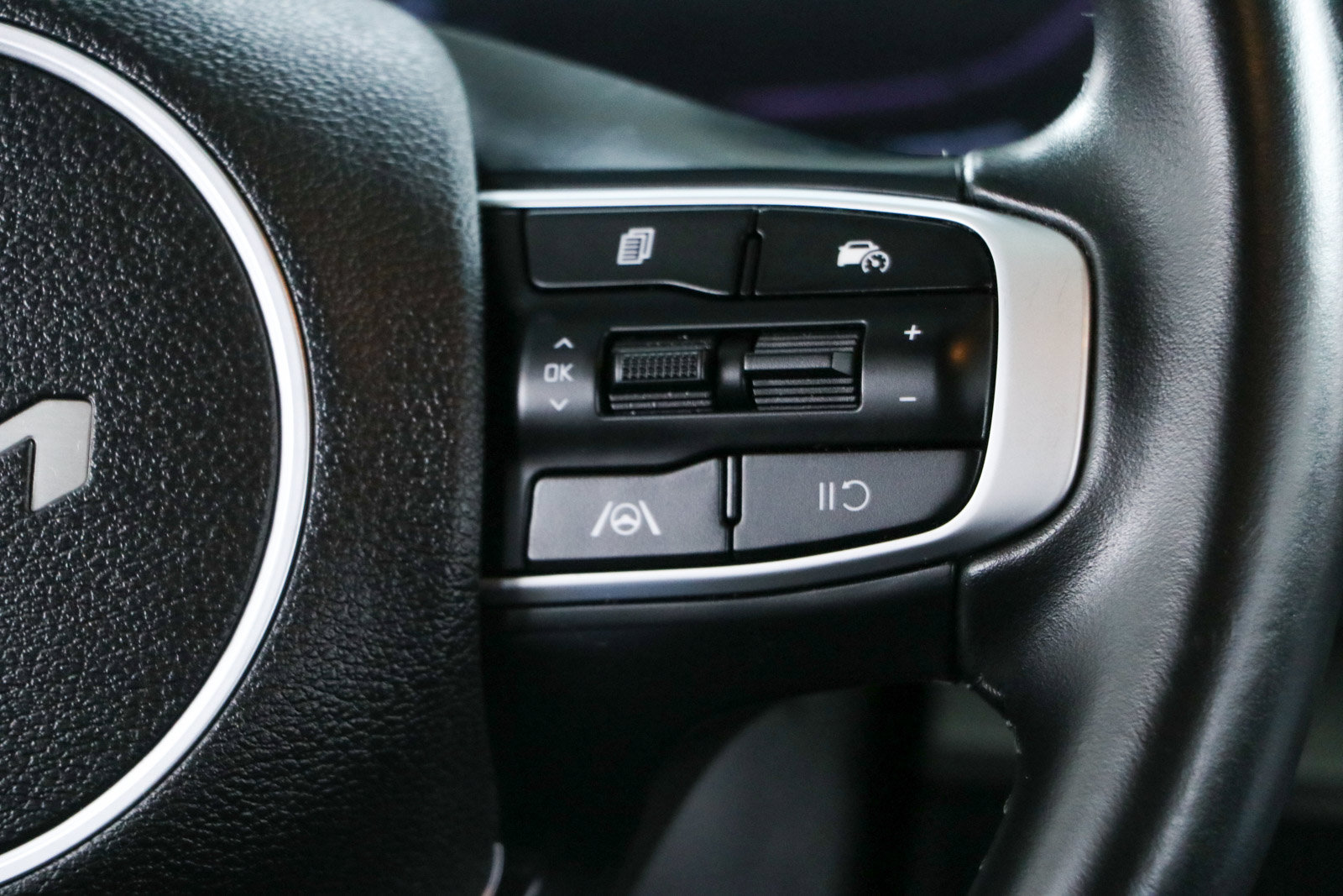 Used 2023 Kia Sportage EX FWD image 14
