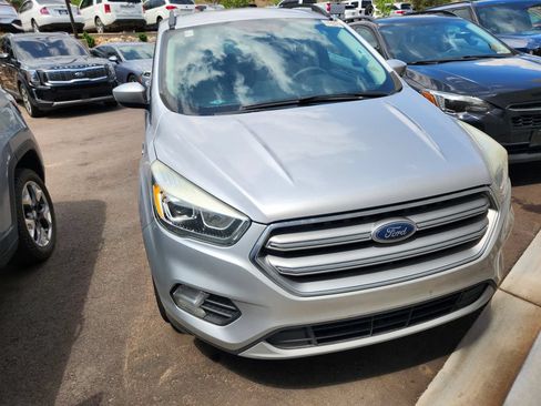 Used 2017 Ford Escape SE w/ Equipment Group 201A FWD image 17