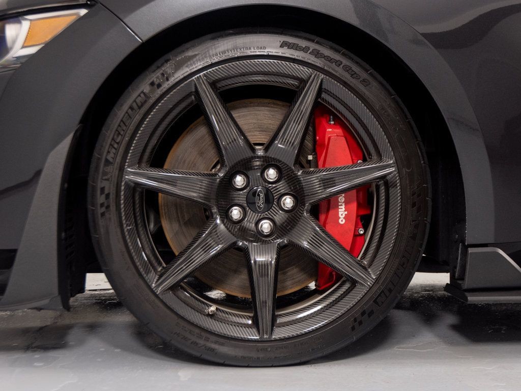 Used 2022 Ford Mustang Shelby GT500 w/ Carbon Fiber Track Pack RWD image 9