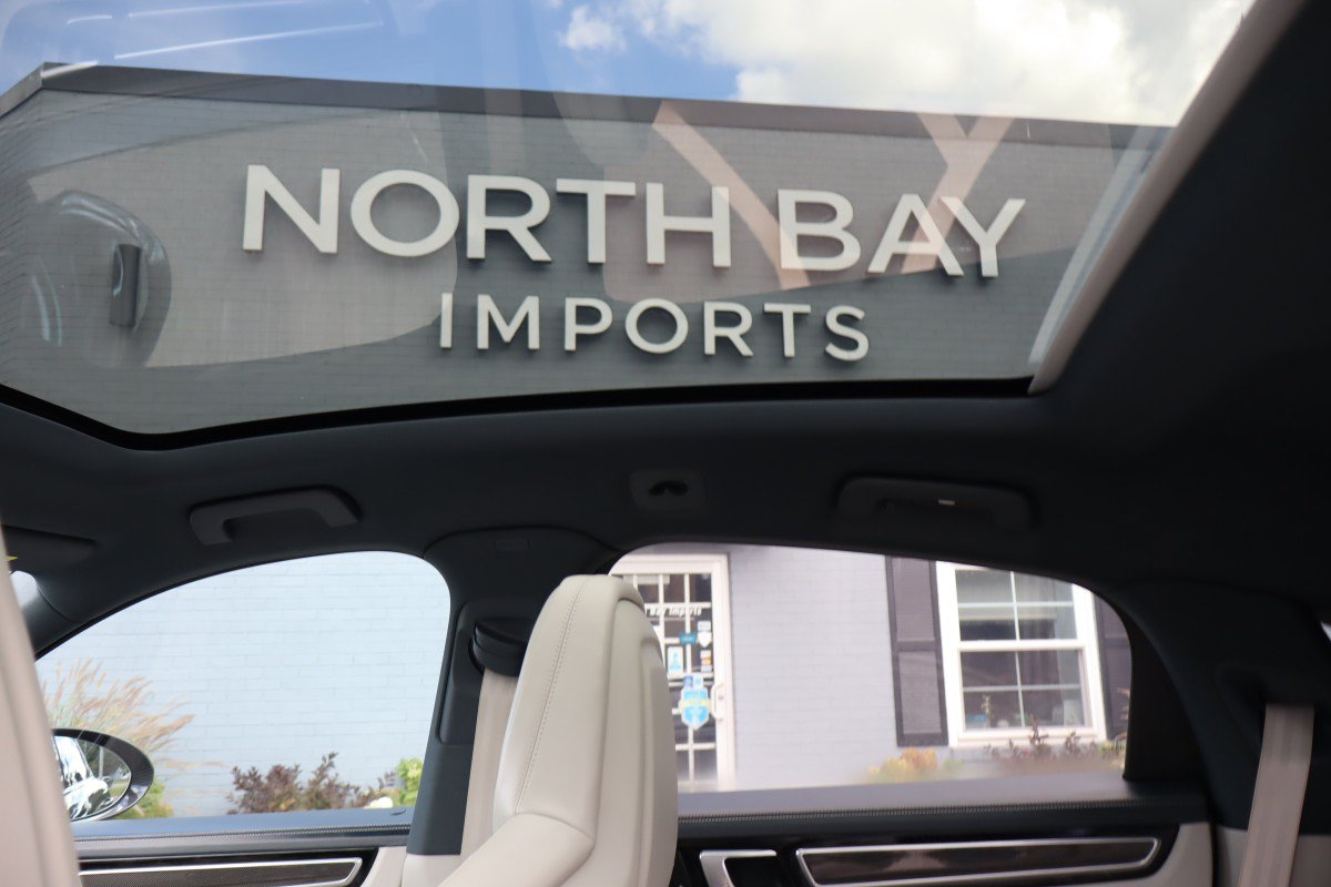 Used 2023 Porsche Cayenne Platinum Edition AWD/4WD image 33