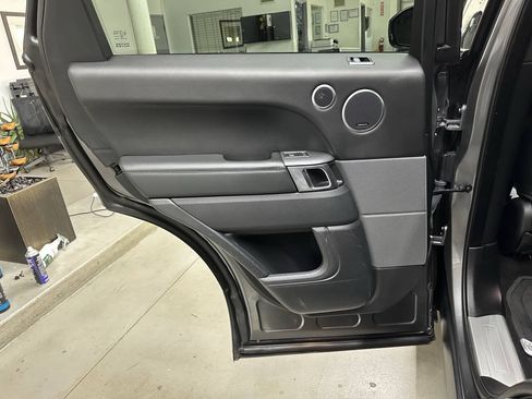 Used 2018 Land Rover Range Rover Sport Supercharged AWD/4WD image 12