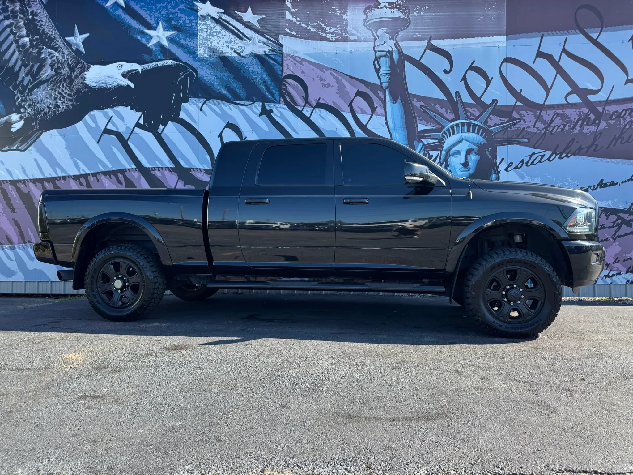 Used 2018 RAM 2500 Laramie w/ Sport Appearance Group AWD/4WD image 1