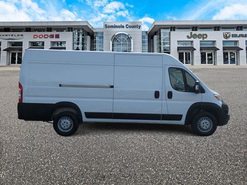 Used 2025 RAM ProMaster 3500 w/ Convenience Group FWD image 9
