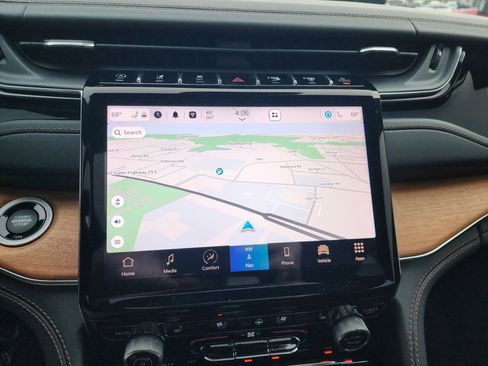 Used 2023 Jeep Grand Cherokee L Summit image 28