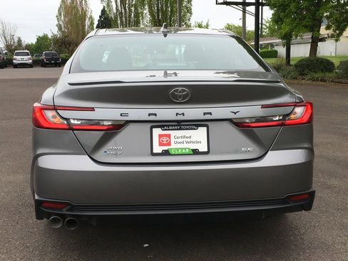 Used 2025 Toyota Camry SE AWD/4WD image 5
