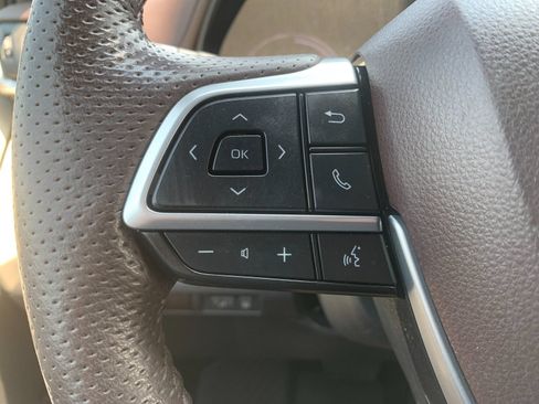Used 2024 Toyota Sienna Platinum AWD/4WD image 30