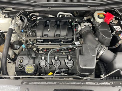 Used 2017 Ford Explorer XLT image 29