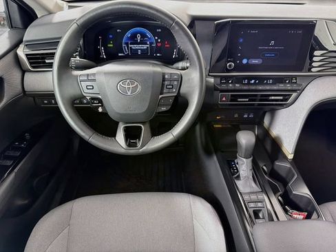Used 2025 Toyota Camry LE w/ Convenience Package FWD image 28