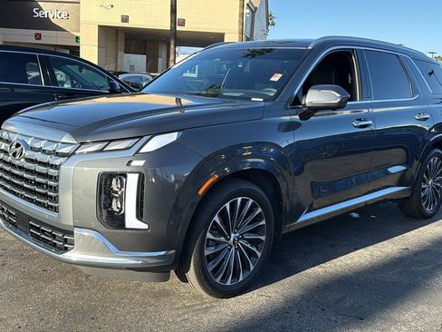 Used 2023 Hyundai Palisade Calligraphy image 6