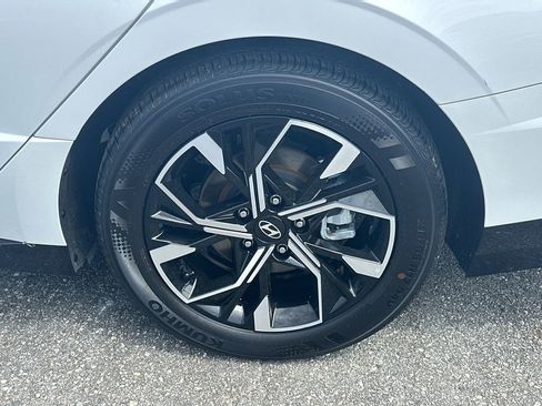 Used 2025 Hyundai Sonata SEL FWD image 19