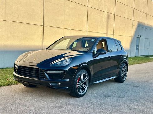Used 2014 Porsche Cayenne GTS AWD/4WD image 3