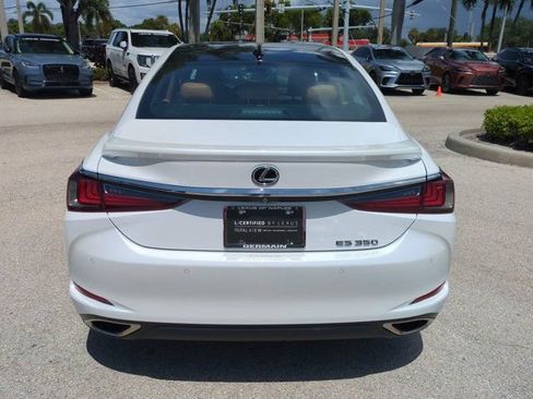 Certified 2022 Lexus ES 350 Ultra Luxury w/ Accessory Package 2 FWD image 5