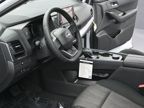 New 2026 Nissan Rogue SV image 7