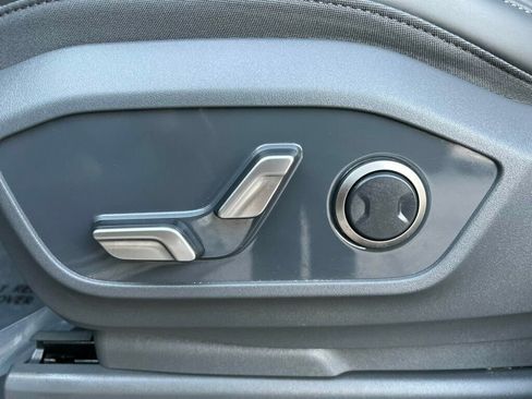 Used 2024 Kia EV9 Wind image 12