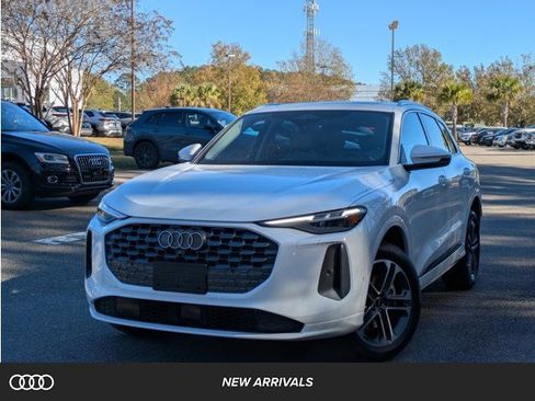 Used 2025 Audi Q5 Premium Plus w/ Premium Plus AWD/4WD image 1