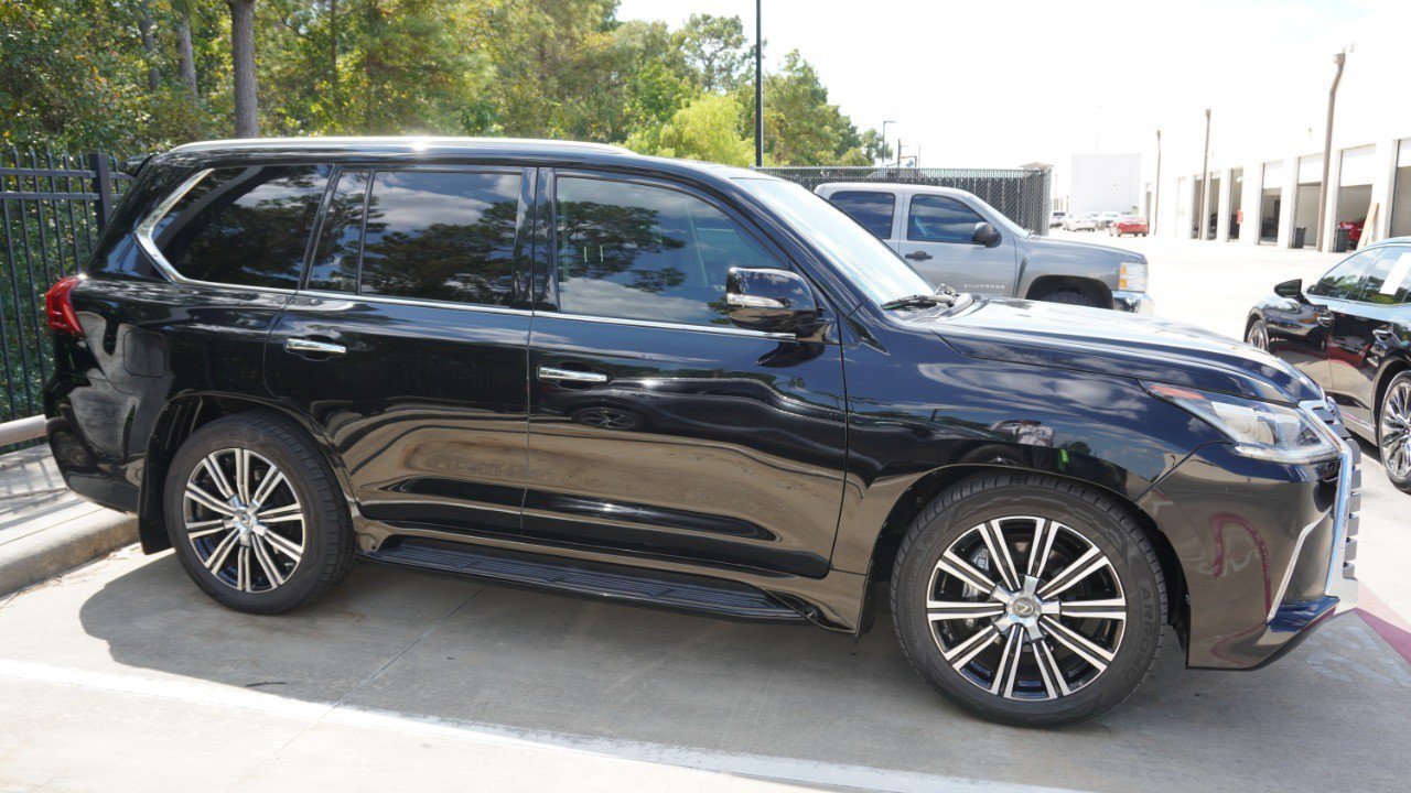 Used 2021 Lexus LX 570 4WD w/ Luxury Package image 4