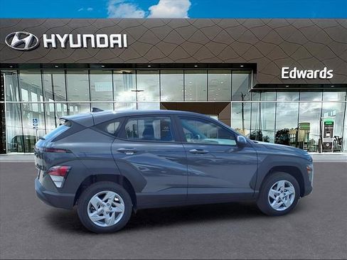 New 2026 Hyundai Kona SE image 8