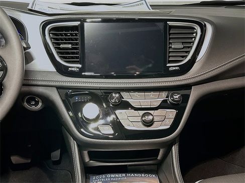 New 2026 Chrysler Pacifica Limited w/ S Appearance Package image 26