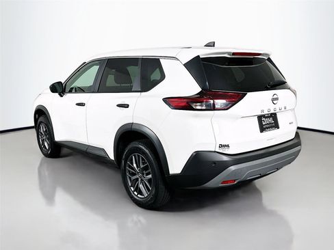 Used 2023 Nissan Rogue S AWD/4WD image 10