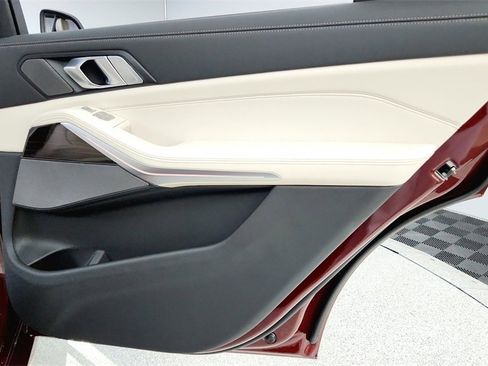 Used 2025 BMW X7 xDrive40i image 31