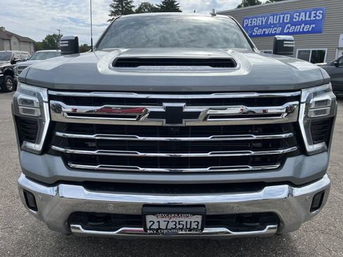 Used 2024 Chevrolet Silverado 2500 LTZ w/ LTZ Plus Package AWD/4WD image 3
