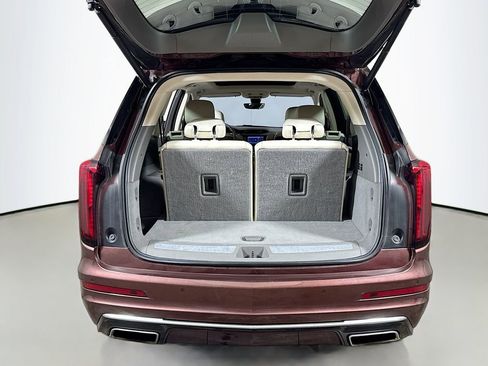 Used 2022 Cadillac XT6 Premium Luxury w/ Technology Package FWD image 26