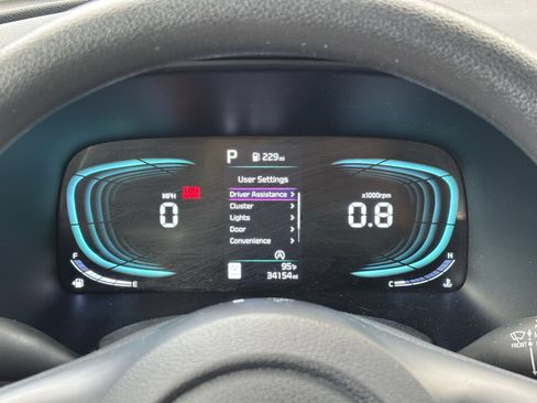 Used 2025 Kia Soul LX w/ LX Technology Package FWD image 38