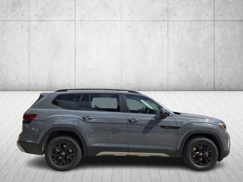New 2026 Volkswagen Atlas Peak Edition image 6