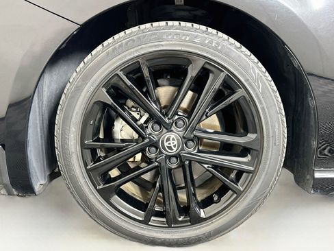 Used 2025 Toyota Camry SE FWD image 11