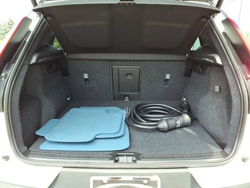 Certified 2023 Volvo XC40 Recharge Ultimate AWD/4WD image 25