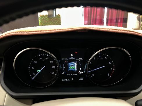 Used 2018 Land Rover Discovery SE image 21