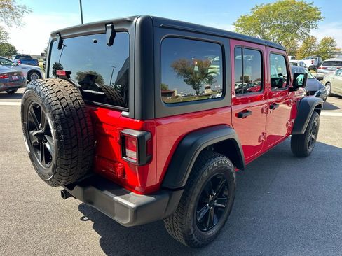 Used 2018 Jeep Wrangler Unlimited Sport S AWD/4WD image 7
