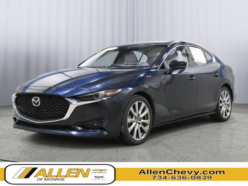 Used 2021 MAZDA MAZDA3 s image 1