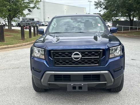Used 2023 Nissan Frontier SV RWD image 2