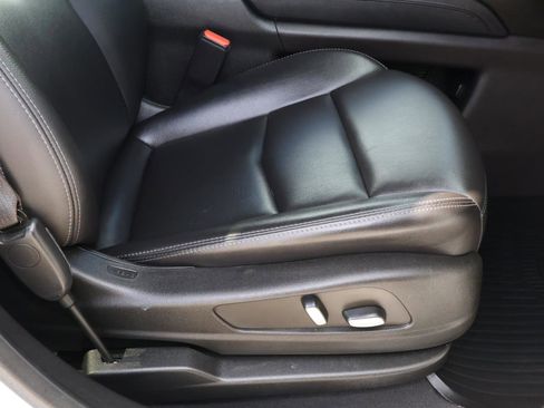 Used 2022 Cadillac XT5 Luxury image 23