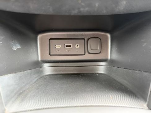 Used 2023 Chevrolet Equinox RS FWD image 23