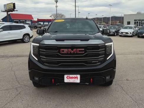 Used 2024 GMC Sierra 1500 AT4 w/ Technology Package AWD/4WD image 8