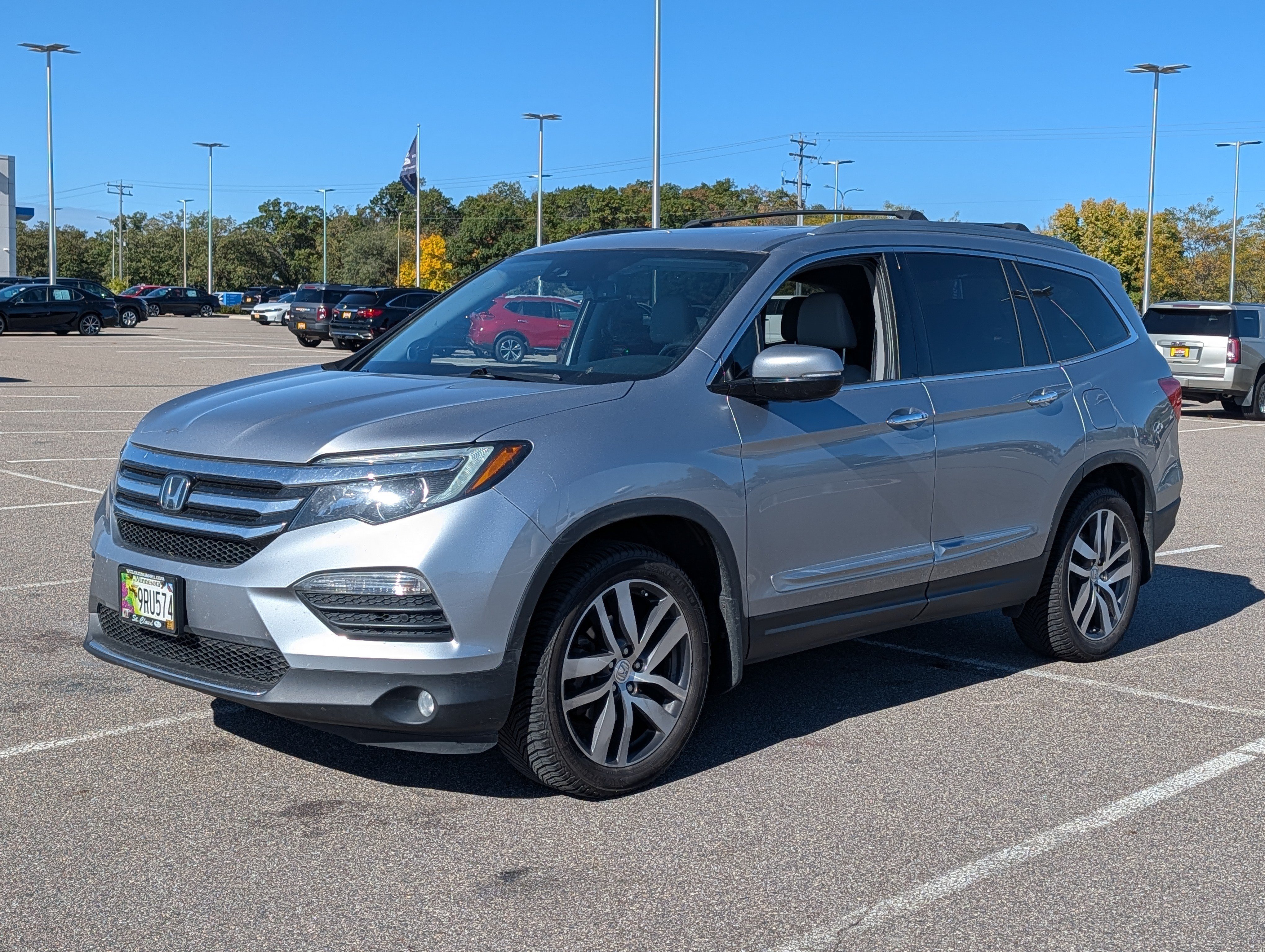 Used 2017 Honda Pilot Elite image 2