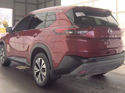 Used 2021 Nissan Rogue SV w/ Premium Package FWD image 5