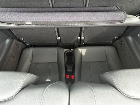 Used 2024 Mercedes-Benz EQB 300 4MATIC image 38