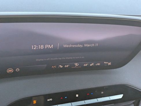 Used 2025 Buick Enclave Sport Touring image 27