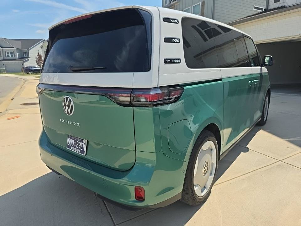 Used 2025 Volkswagen ID. Buzz Pro S Plus RWD image 3