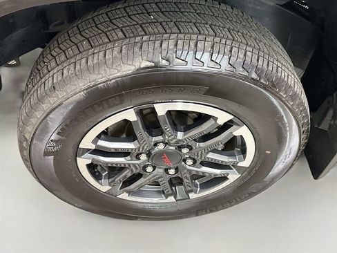 Used 2025 Toyota Tacoma TRD Sport image 30