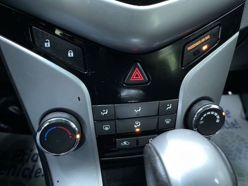 Used 2014 Chevrolet Cruze LT image 23